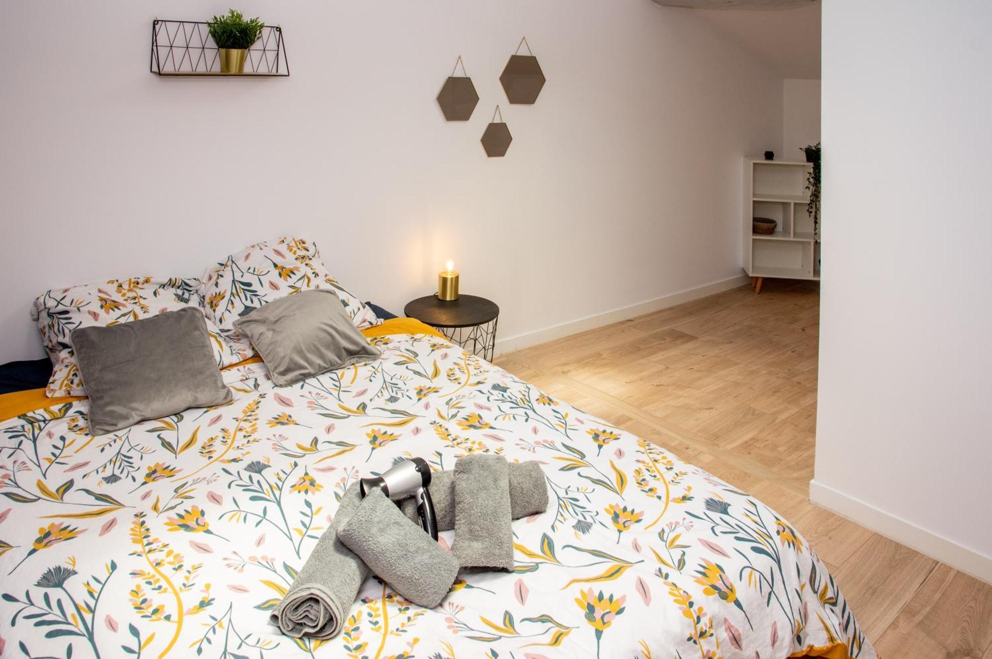 Duplex Cocoon - 10 Min De Blaye - 20 Min Cnpe - Wifi - Tv Hd Apartment Saint-Seurin-de-Cursac Exterior photo